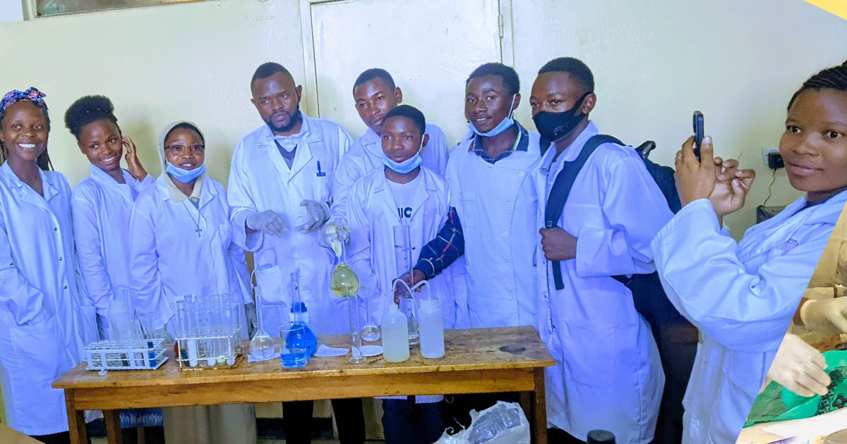 Etudiants de l'ISTM Bukavu en analyse laboratoire de Biomed